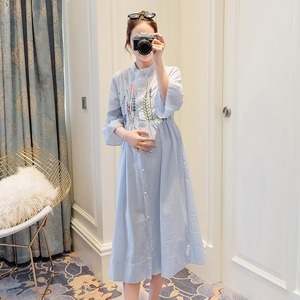 ワンピース レディース 送料無料 刺繍 花柄 ワイド ストライプ シャーリング ミモレ丈 前開き スタンドカラー バックコンシャス ハイウエスト パフスリーブドレス ドレス ひざ丈 ミディアム丈 袖あり 半袖 フレアスリーブ レース エレガント 大人可愛い きれいめ 華やか 上品 オケージョン 高見え インスタ映え 春夏 秋 お呼ばれ お出かけ デート パーティー 二次会 フォーマル マタニティー ブルー M L XL