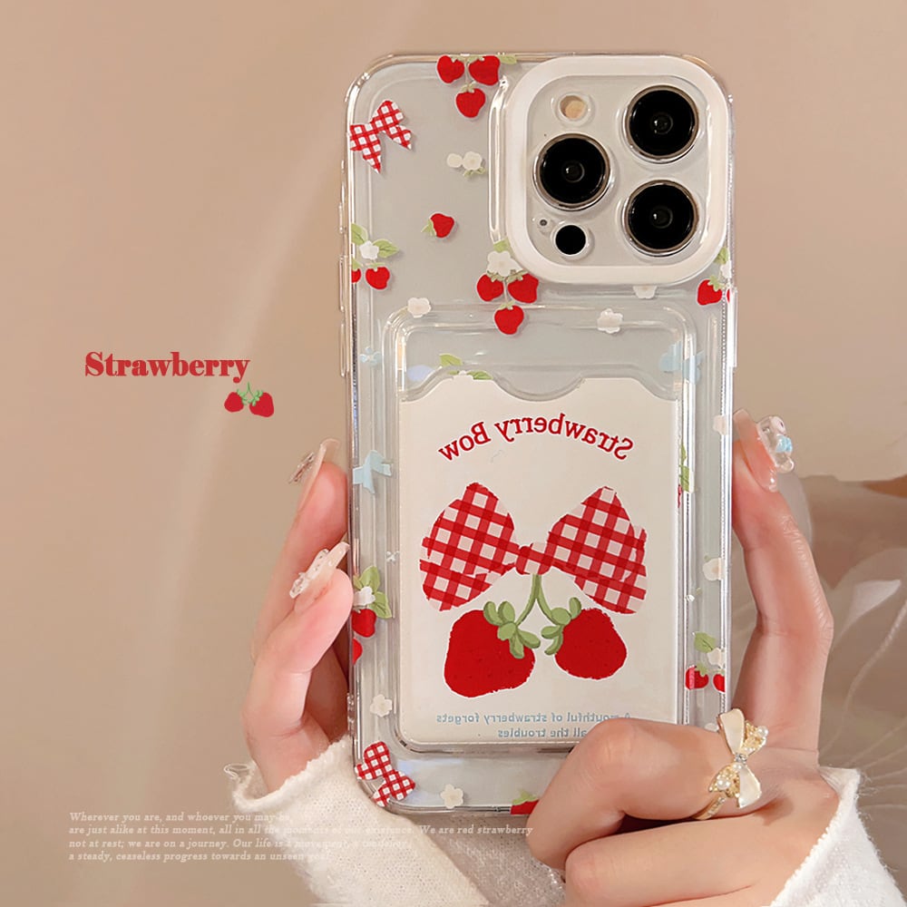 【iPhone16対応】真っ赤なストロベリー◎かわいい クリアケース チェック柄 リボン カードケース付き ホワイト カメラ保護フレーム 韓国っぽ いちご柄 透明 スマホケース ND-15389