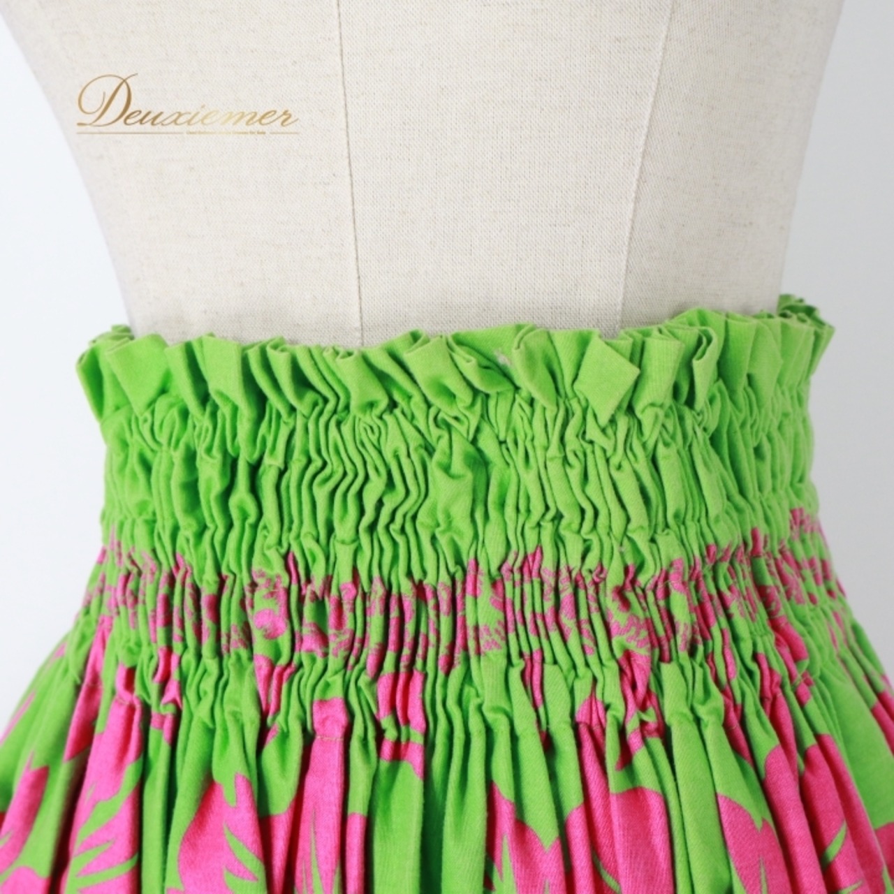 フラダンス 衣装 パウスカート グリーン系 ハイビスカス柄 ハワイアンプリント アロハ フラ ダンス レッスン 練習 華やか 鮮やか かわいい おしゃれ シングル スカート フレア ふんわり 軽やか ピンク系 ピンク 黄緑 フラダンス衣装 アロハシャツ 練習着 ハイビスカス柄スカート カジュアル スカートファッション お洒落