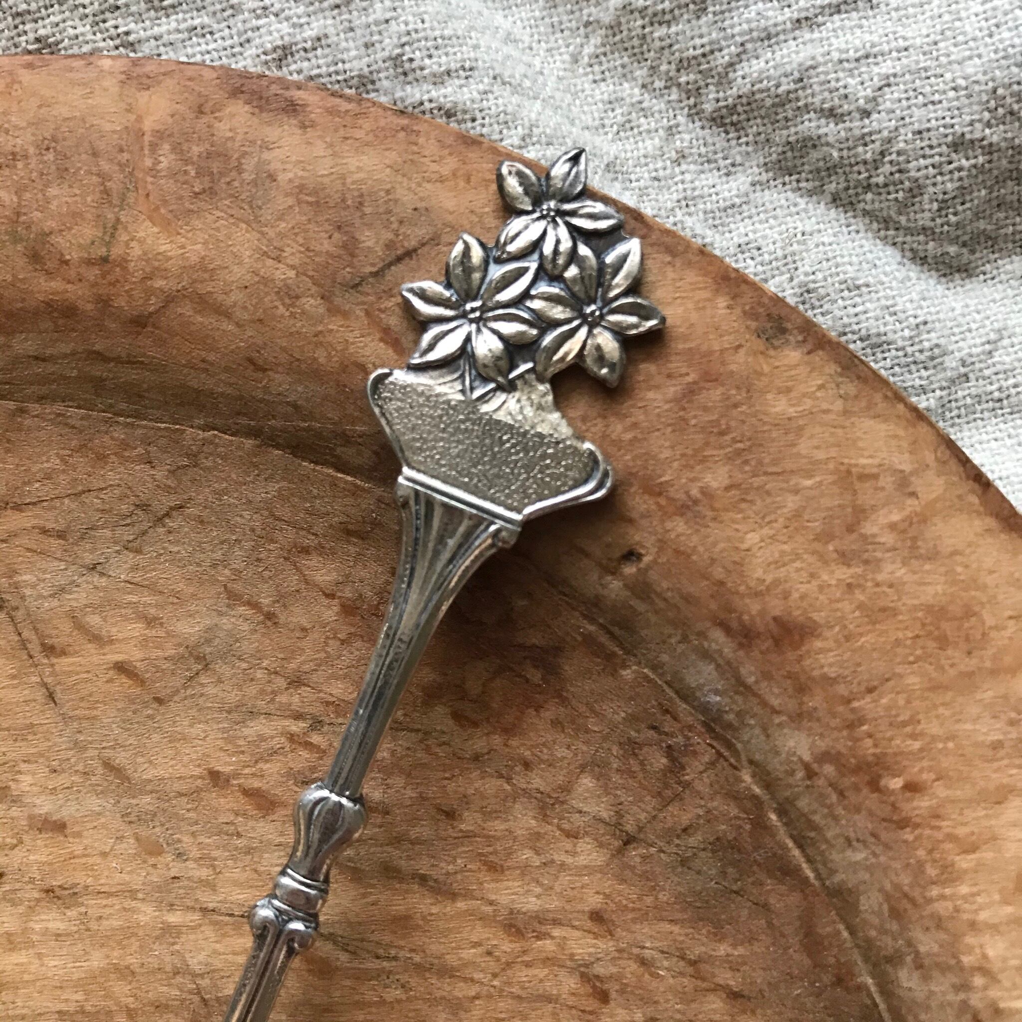 3輪の花のティースプーン