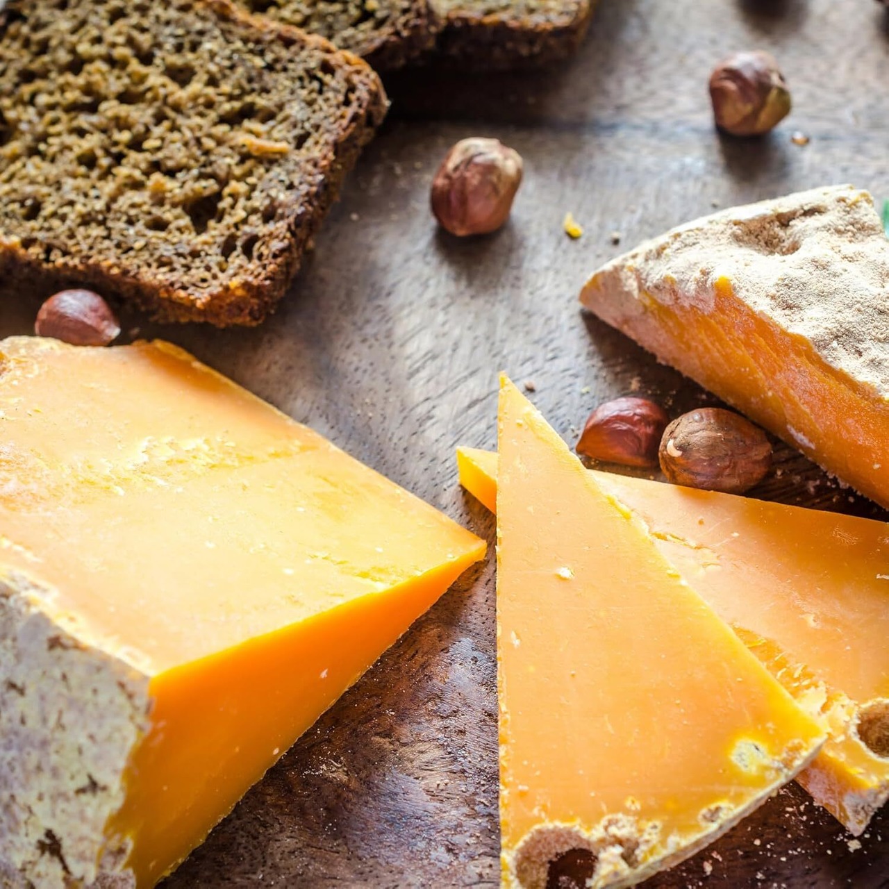 フランス産 グラスフェッド ミモレット 18ヶ月熟成 切りたて 100g　French Grass-Fed Mimolette 18 Months Aged｜Freshly Cut Hard Cheese with Rich, Nutty Flavor 100g