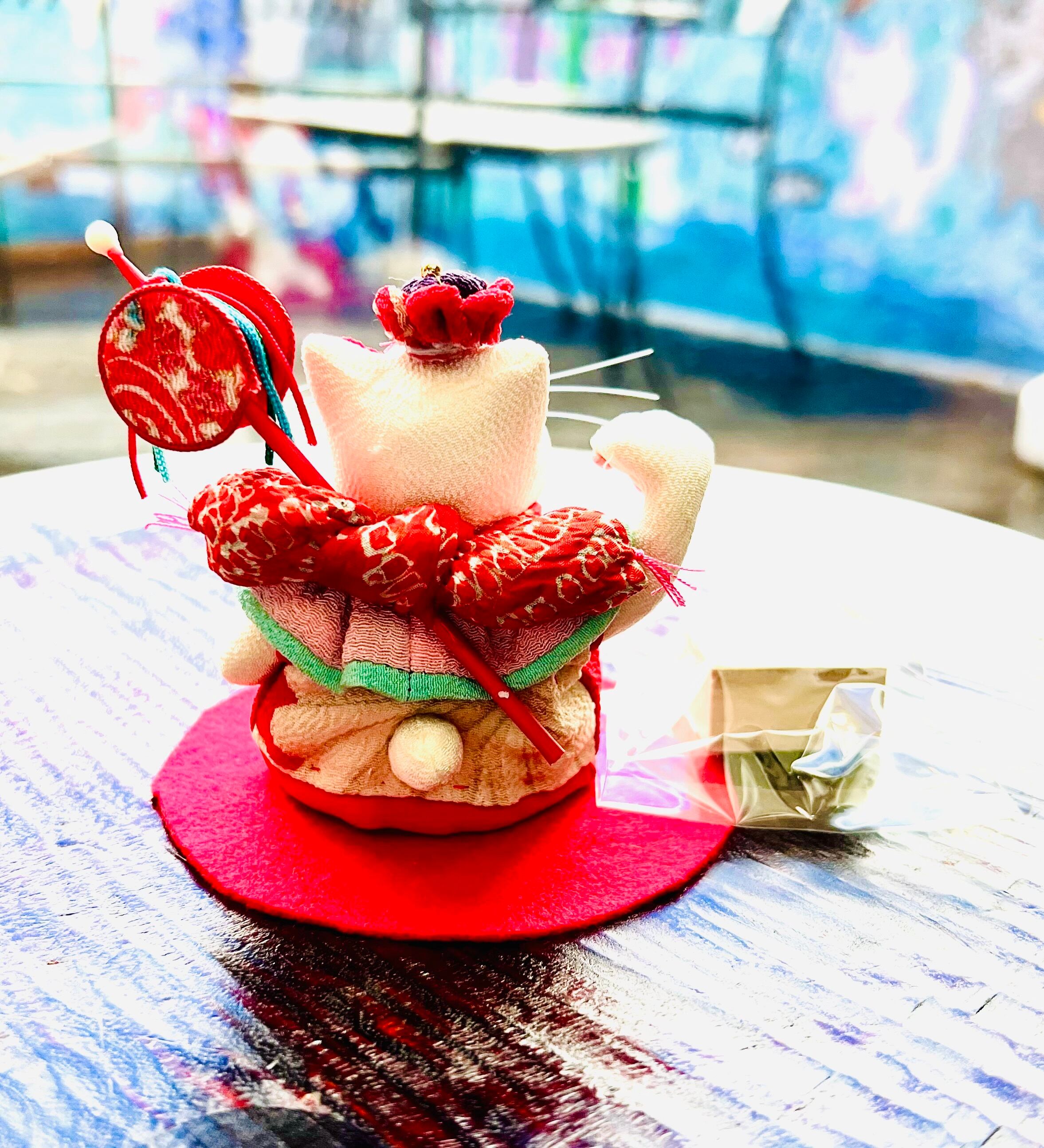 古布創作人形｜招きにゃんこ（右手）太鼓⑥｜上原装子 | manekinekoya