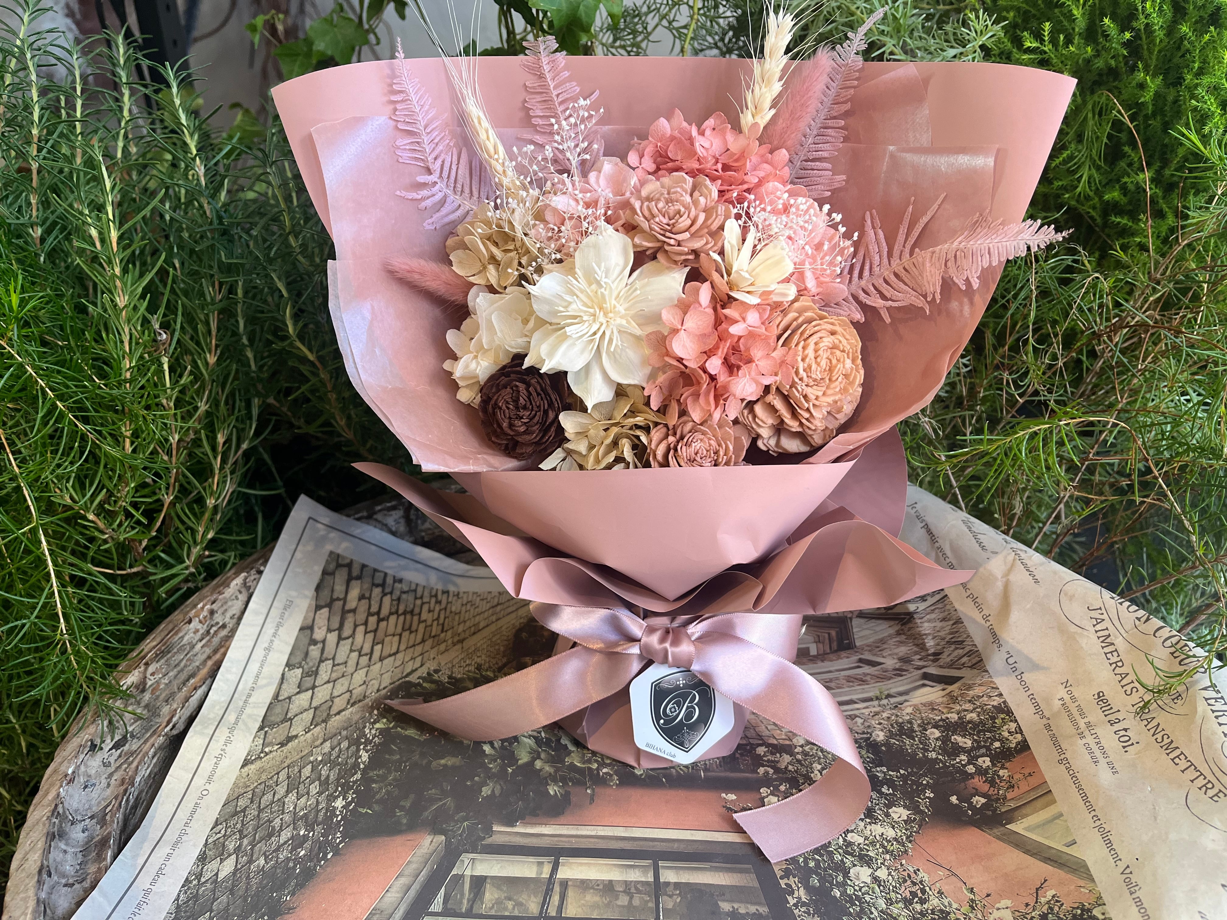 花瓶不要でそのまま飾れる プリザーブドフラワーアレンジメント