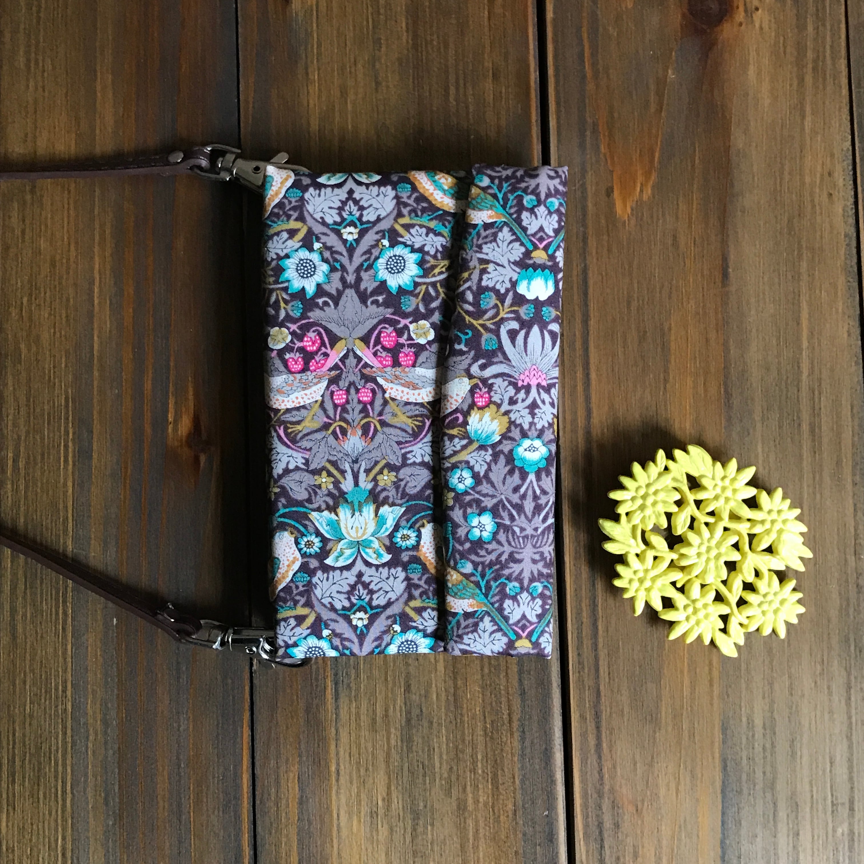 ★手招きハチ【マルチケース】ミナペルホネン forest tile 選べるカラー mina perhonen forest tile マルチポーチ ミナペルホネン