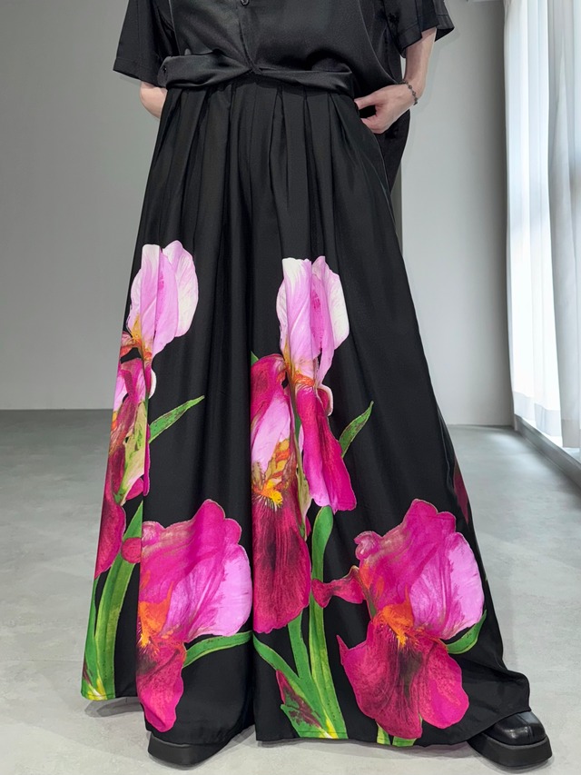 flower waist pleats wide pants / black × rose pink