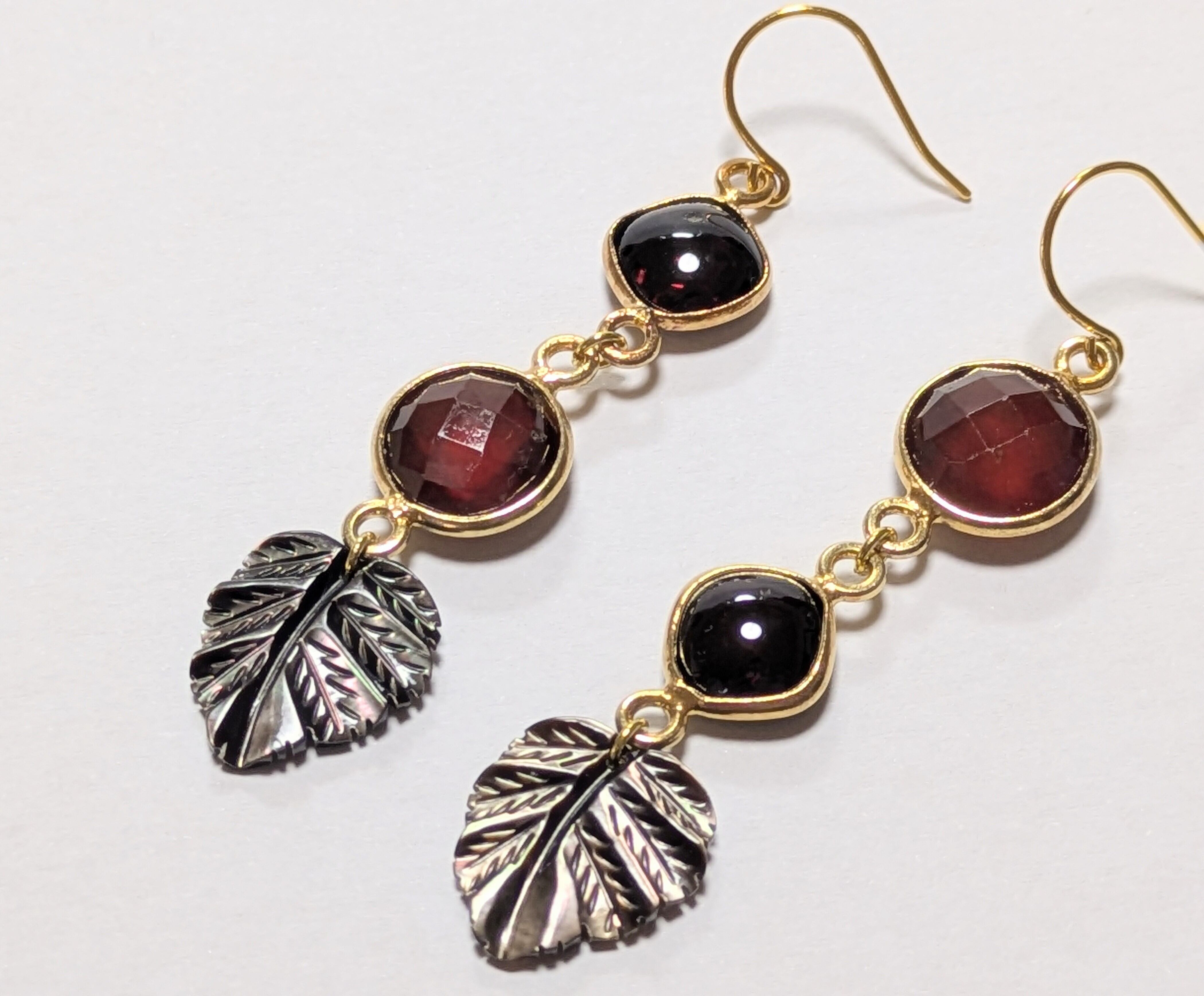 《大きめ》カーネリアン&ガーネット、シェルピアス