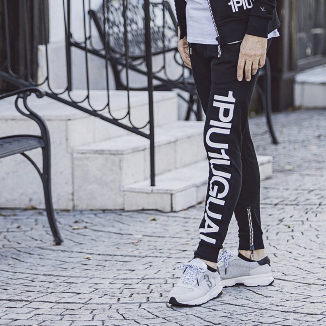 当店限定 ウノピュウノウグァーレトレ 1PIU1UGUALE3 RELAX スウェット  