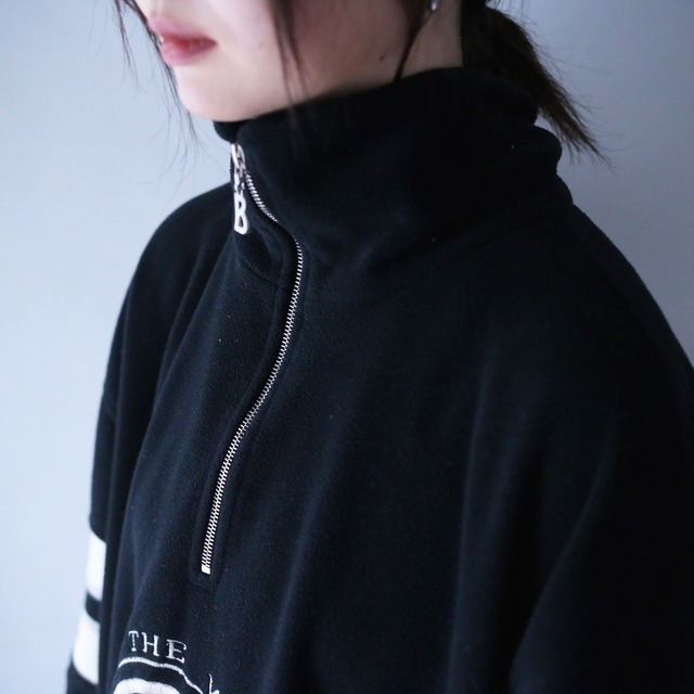 "刺繍"monotone switching design over silhouette half-zip fleece pullover（MADE IN ITALY）