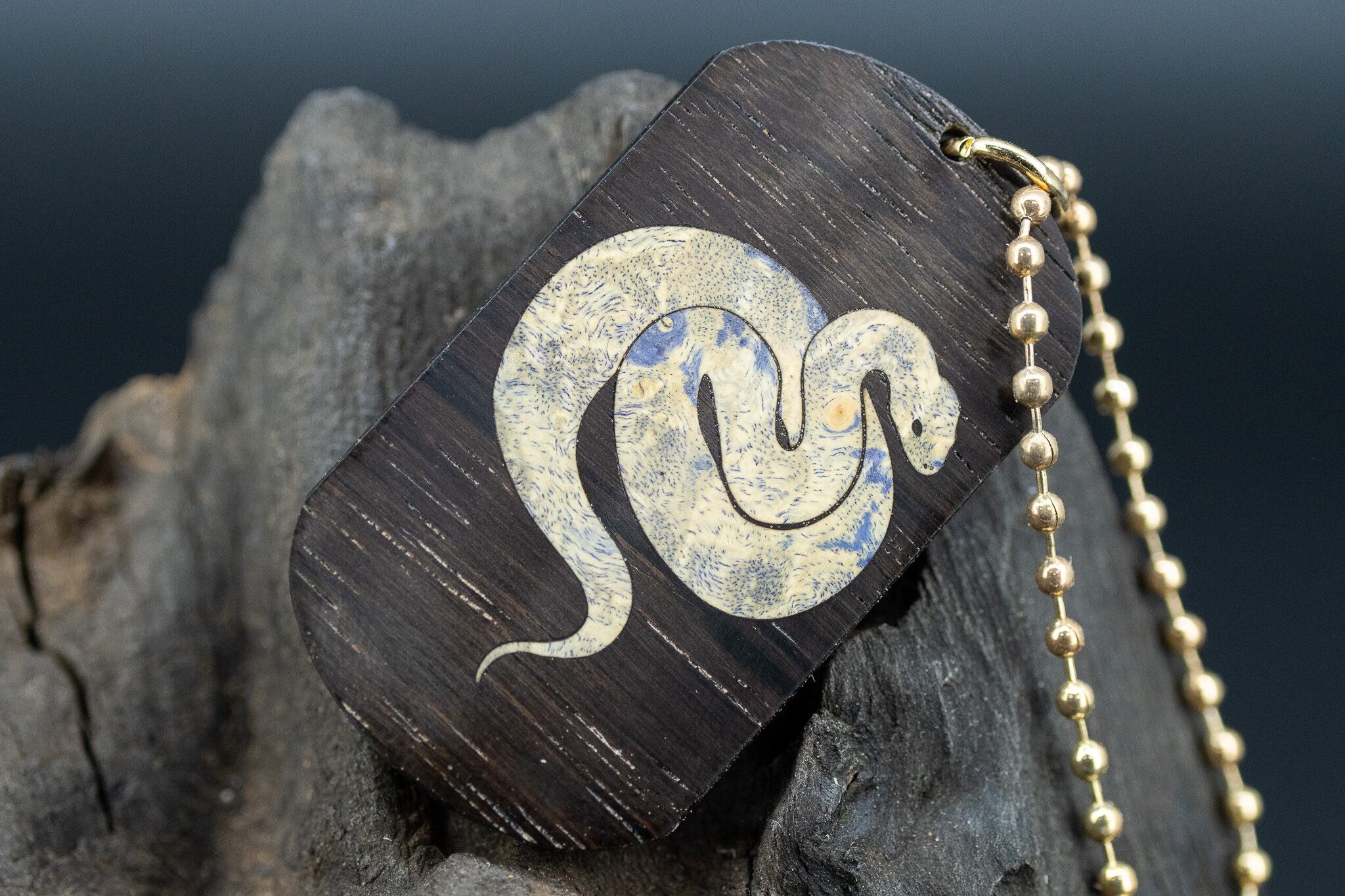 【音楽業界屈指の銘木】 ハカランダ ドッグタグ 象嵌