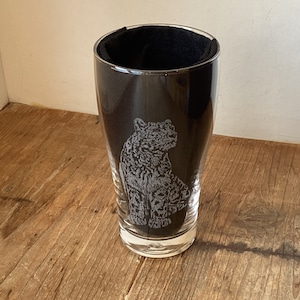 【yukari】glassengraving glass ユキヒョウ