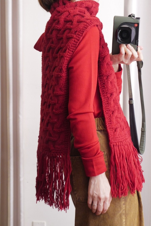 IKITSUKE river cable knit muffler red