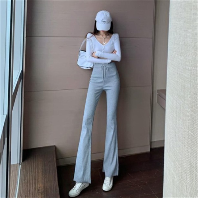 【送料無料】 スウェットパンツ シンプルデザイン フレアパンツ ハイウェスト ゆったり カジュアル系 30代 40代 ルームウェア レディースファッション 可愛い 春 無地 お出かけ 女子会 デイリーユース お茶会 お呼ばれ