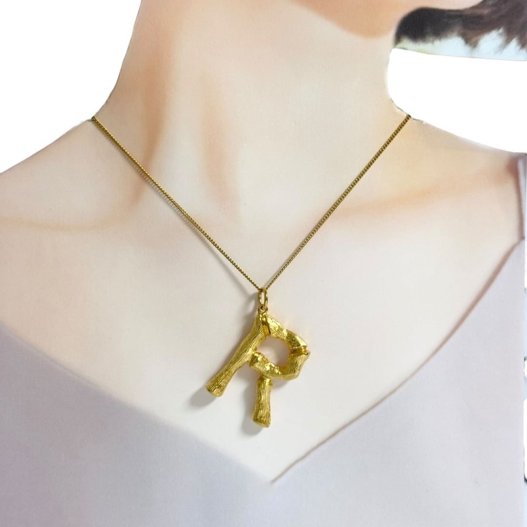 セリーヌ アルファベットチャーム ペンダント ネックレス イニシャル R