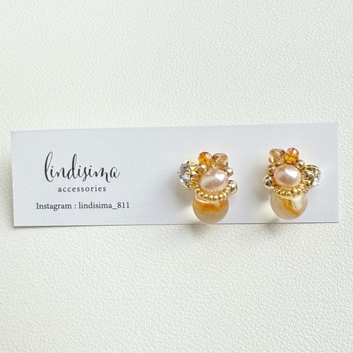 淡水パールのビジューピアス　ベージュ