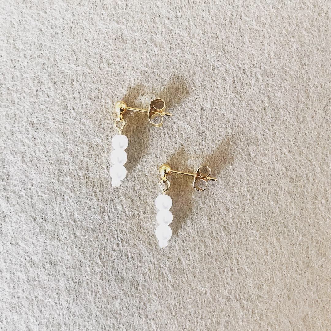 0068:上品パールの小ぶりポストピアス