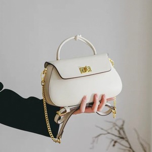 Flap rounded silhouette one handle and chain shoulder bag 00211