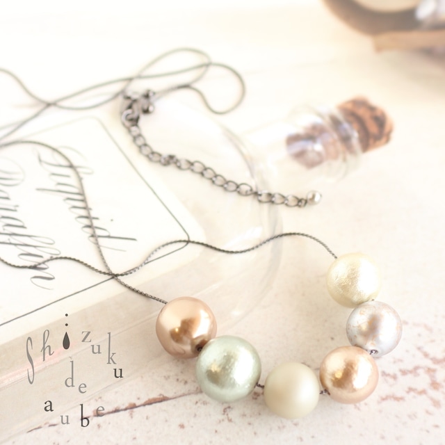 stone color pearl necklace