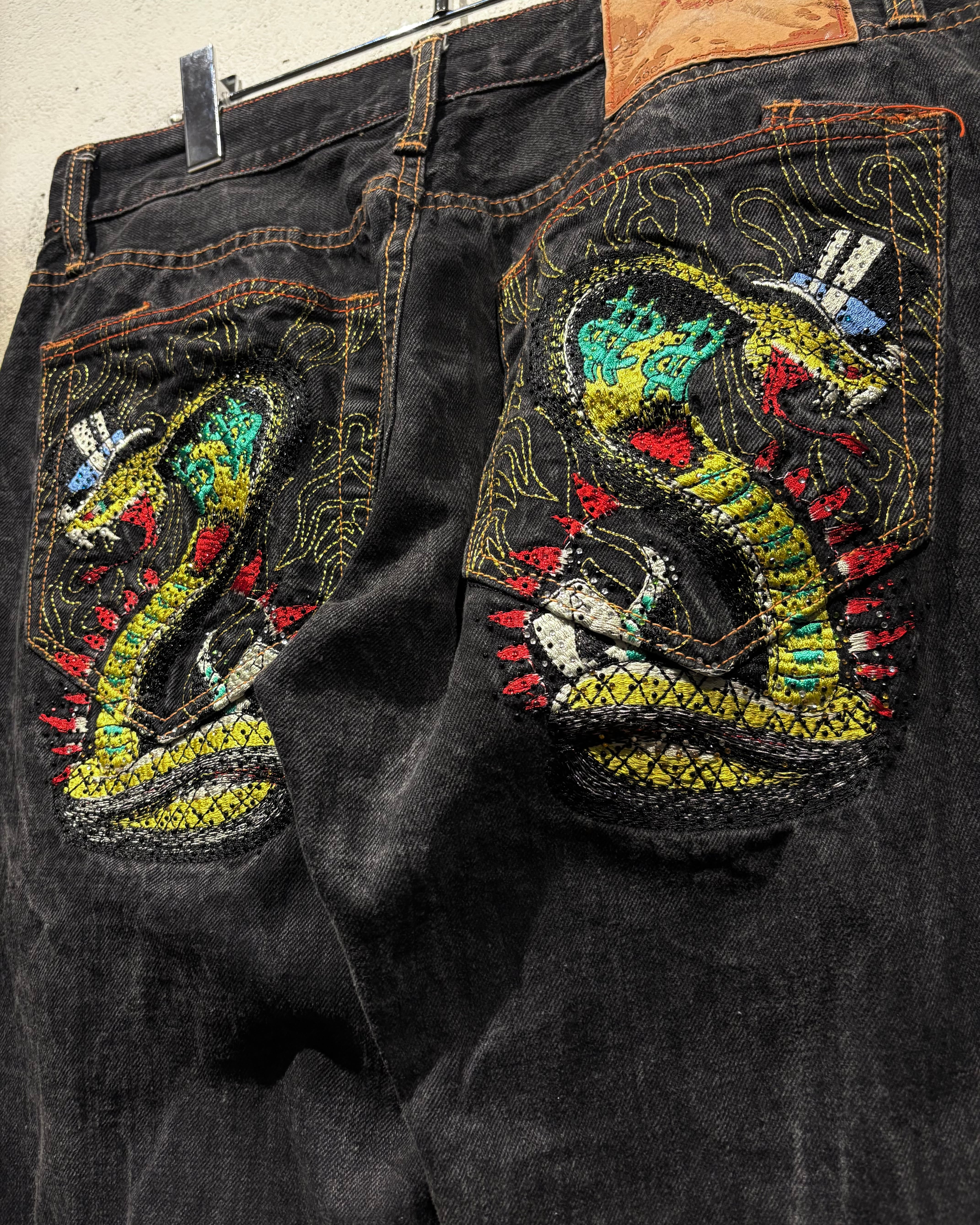 Caka otto】 “Ed Hardy” Special Embroidery Denim Pants | Caka(カカ