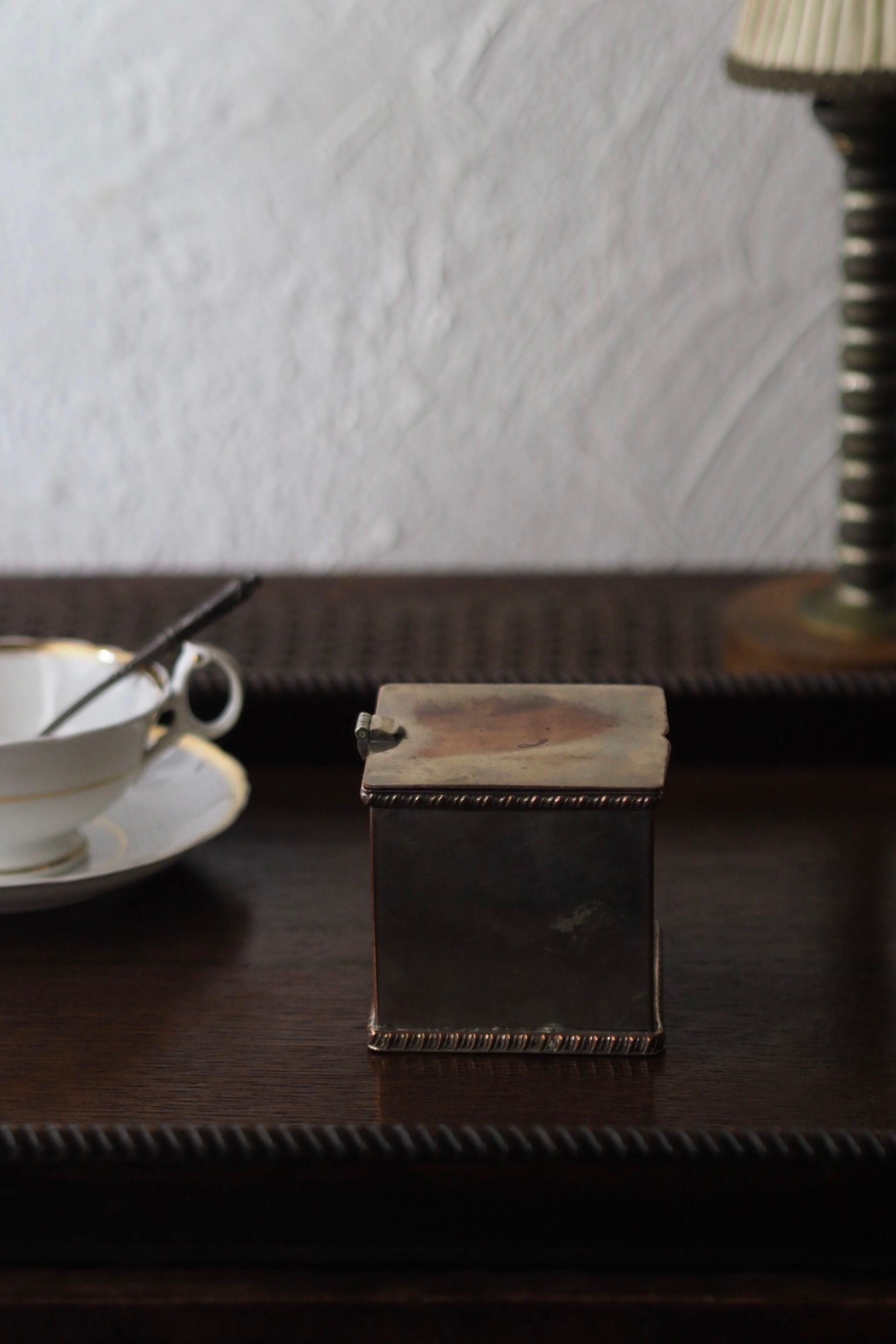 シルバープレートの茶筒-antique silver plated tea caddy