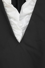 MANOF FRILL V NECK SET UP