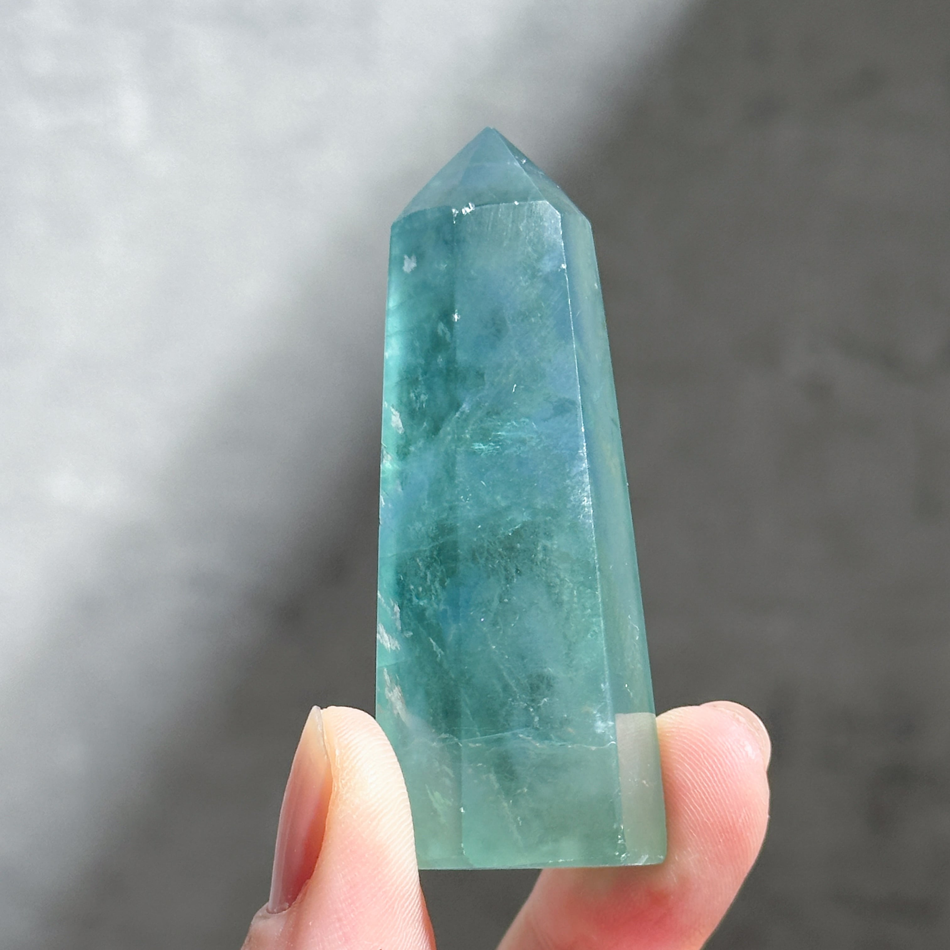 ブルー、グリーンフローライト タワー型02◇ Rainbow Fluorite