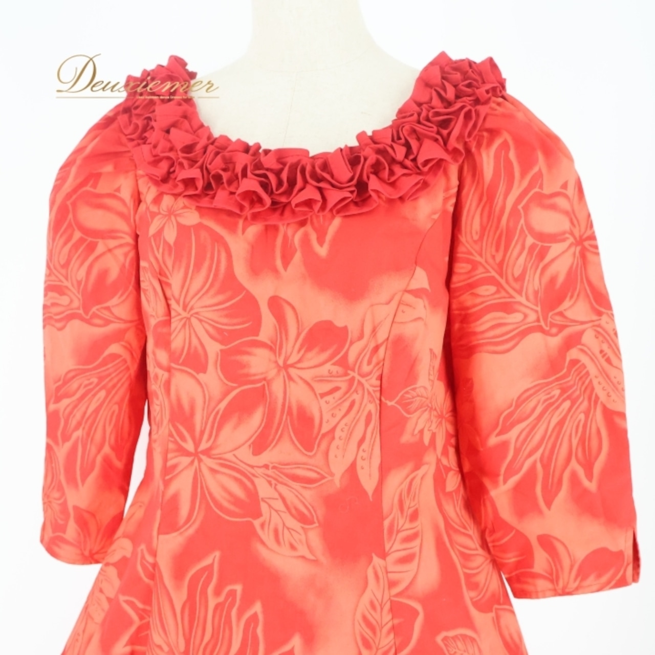 フラダンス 衣装 ワンピース ドレス レッド系 CC Fashions ハワイ製 プルメリア柄 モンステラ柄 ハワイアンプリント アロハ フラ ダンス レッスン 練習 フリル 五分袖 ワンカラー かわいい おしゃれ 上品 華やか 鮮やか ハワイ 服飾 レディース かわいいドレス エレガント