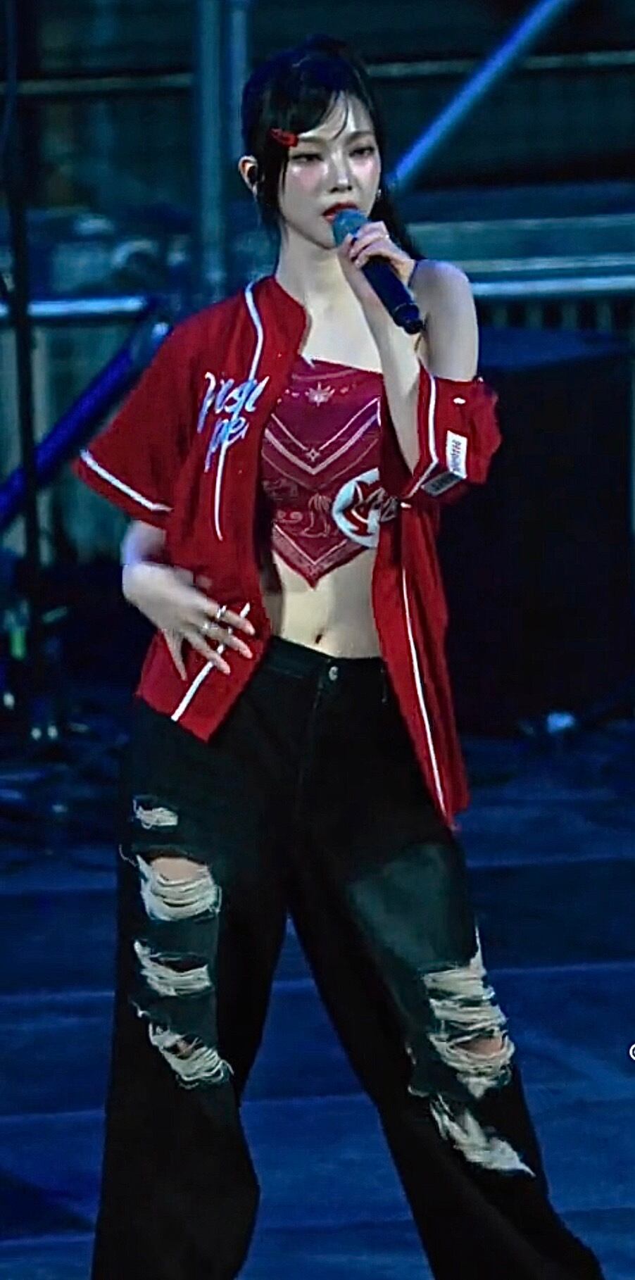 ☆aespa カリナ 着用！！【ROCKCAKE】Faye Damage Jeans - Black | もごつ