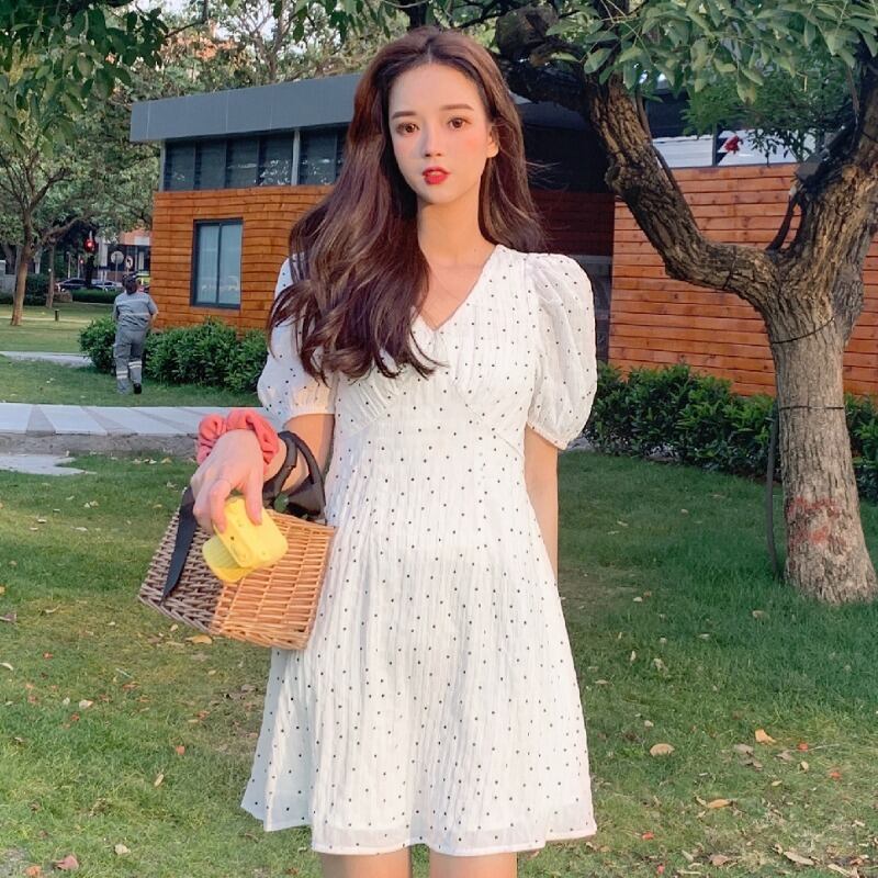 2020年夏の新しい女性の穏やかな風フレンチスタイルのウエストウエストと薄い気質のパフスリーブオープンバック水玉ドレス 1号婦人88091894830
