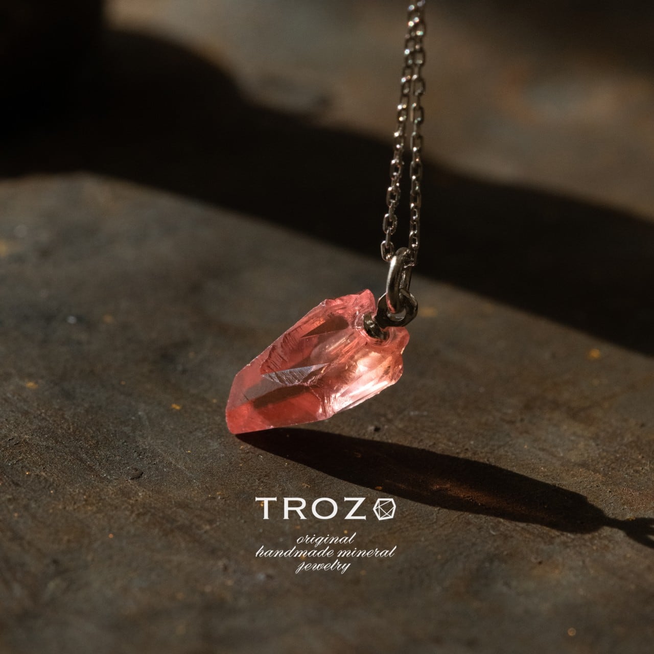 ネックレス 帯留め 希少 天然石 北海道産 ロードクロサイト ケース付属 450 ネックレス 帯留め 希少 天然石 北海道産 ロードクロサイト ケース付属