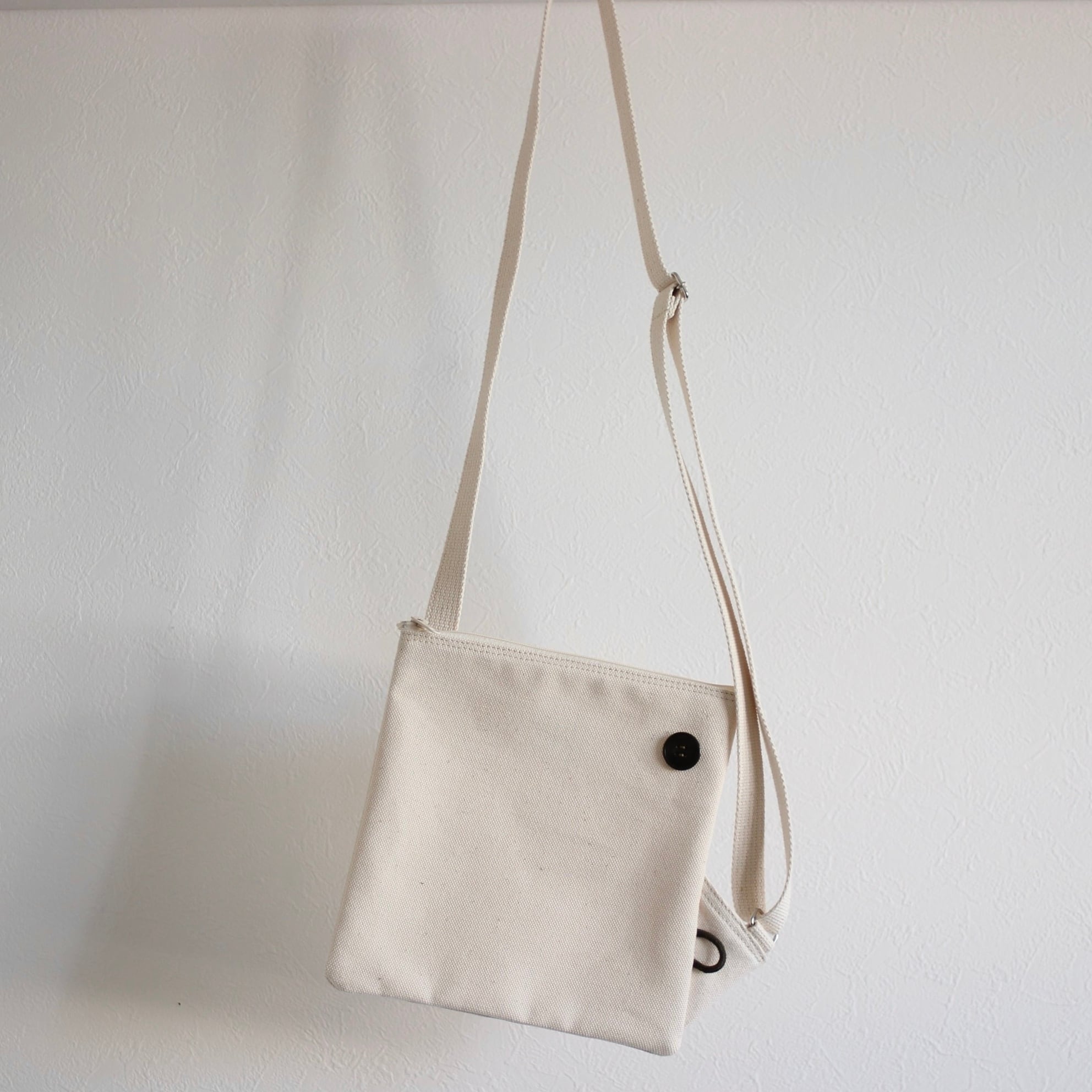 四角サコッシュ_きなり