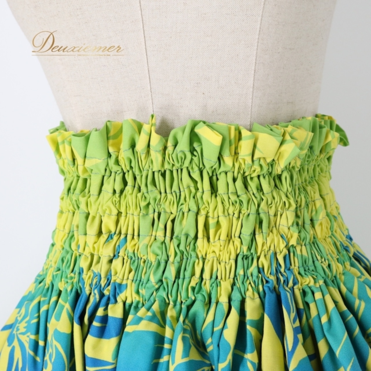 フラダンス 衣装 パウスカート イエロー系 ハレハワイイ 日本製 ハワイアンプリント アロハ フラ ダンス レッスン 練習 花柄 華やか 鮮やか さわやか 上品 大人っぽい シングル スカート フレア ブルー系 グリーン系 黄 青 緑 黄緑 フラ ダンス衣装 大人用 ハワイ アロハファッション 軽やか