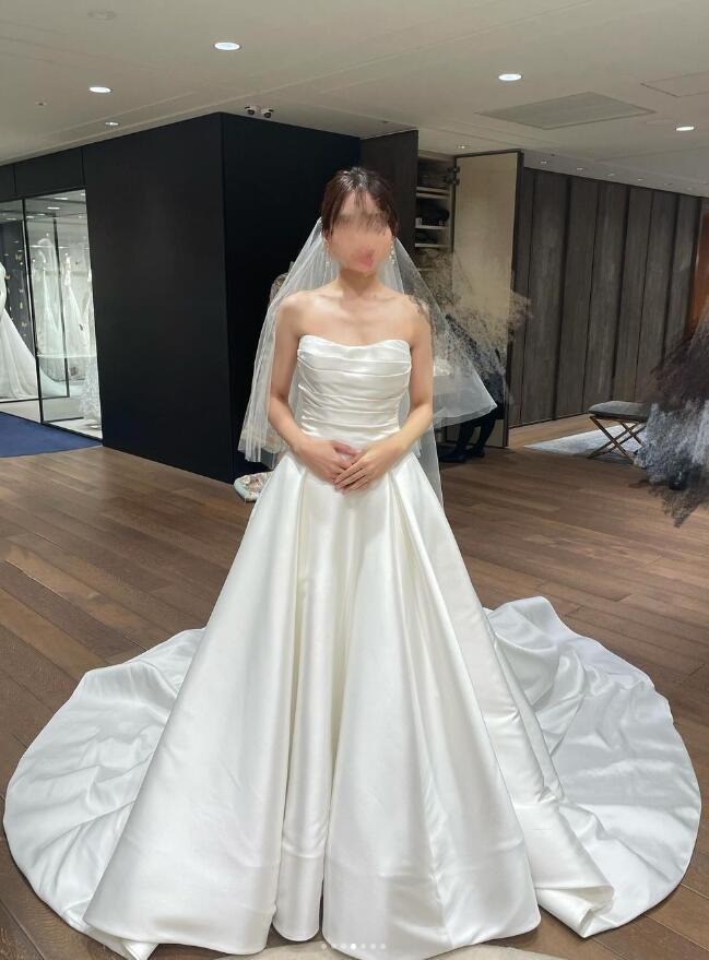 ウェディングドレス シワ 光沢サテン 花嫁 ブライダル ロングドレス  