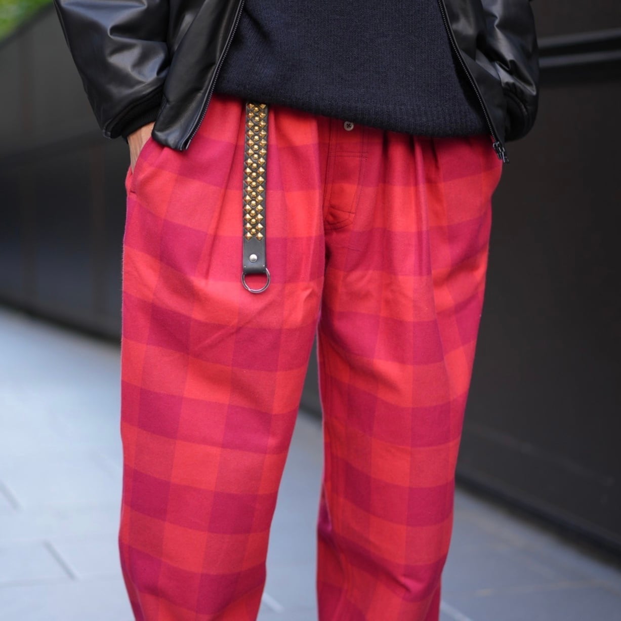 Willow Pants/Studs Key Chain-BLACK-(R-011)