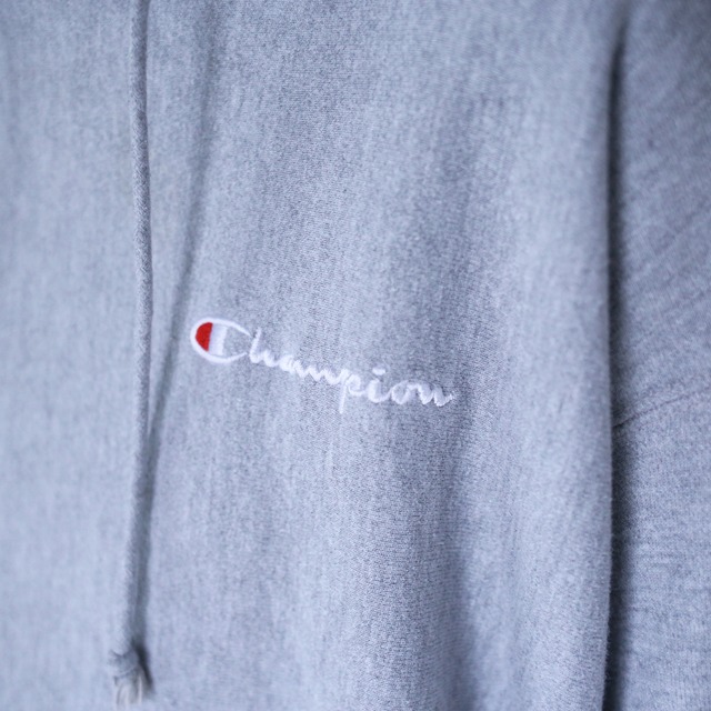 "Champion" light gray color over silhouette reverse wave sweat parka