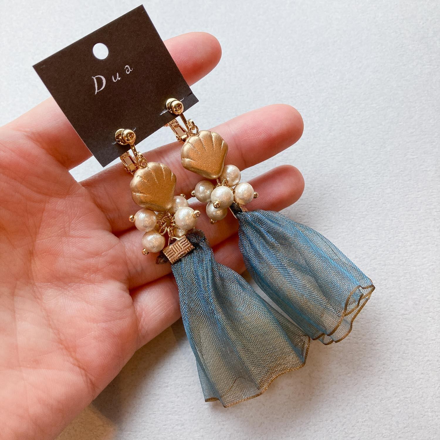 最終入荷〉貝殻とMOKUBAプリーツリボンの〈ピアス/イヤリング