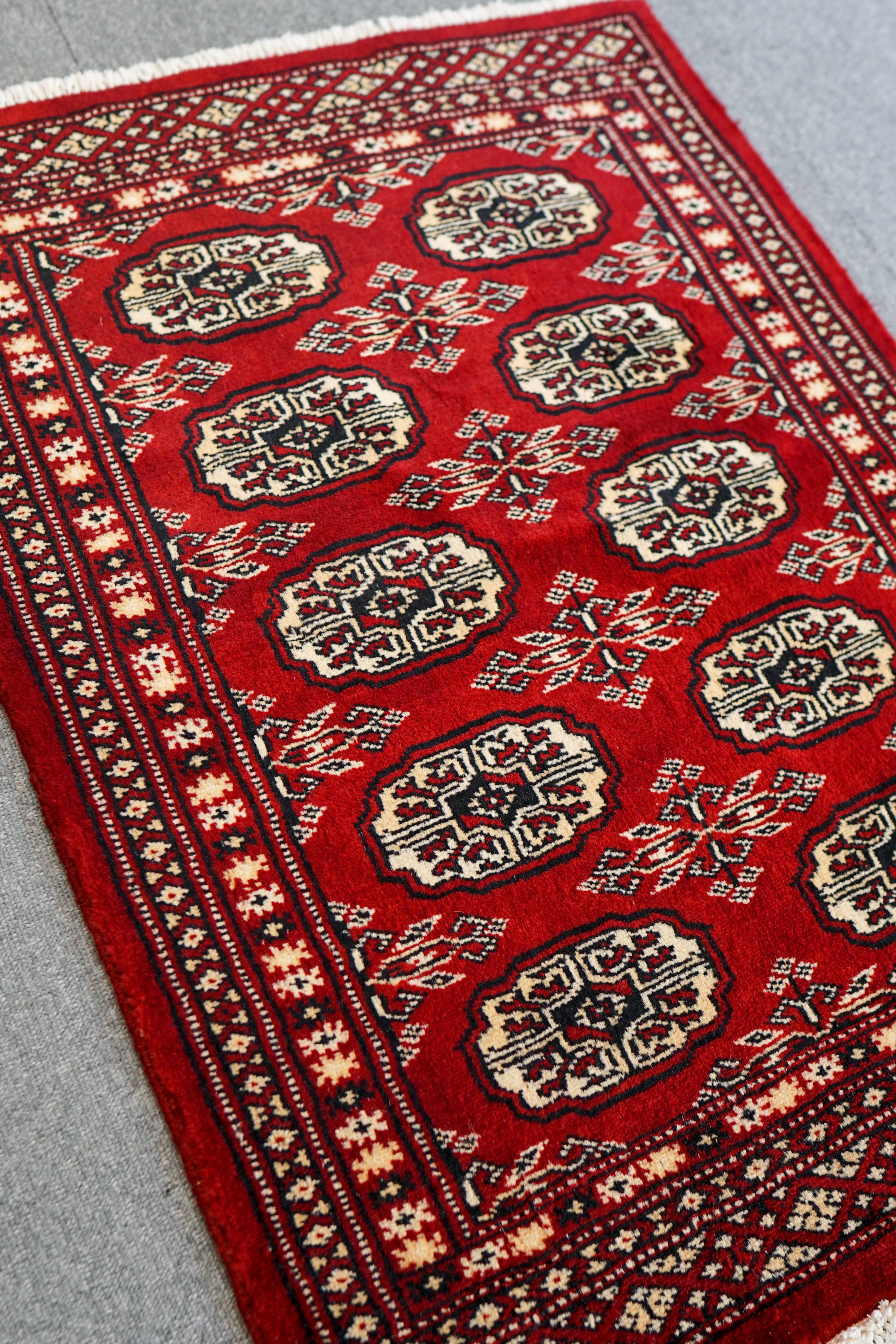 94×65cm パキスタン手織り絨毯