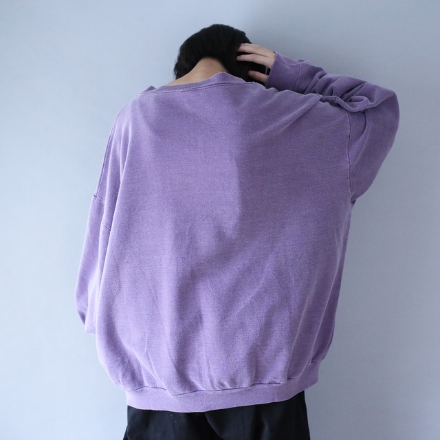 "刺繍×狼" box printed over silhouette sweat