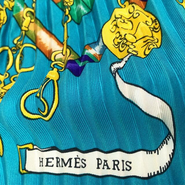 Hermes エルメス シルク100 カレ90 プリーツスカーフ Pelile Main お針子さん ターコイズ Brand Shop King Hermes エルメス シルク100 カレ90 プリーツスカーフ Pelile Main お針子さん ターコイズ Brand Shop King