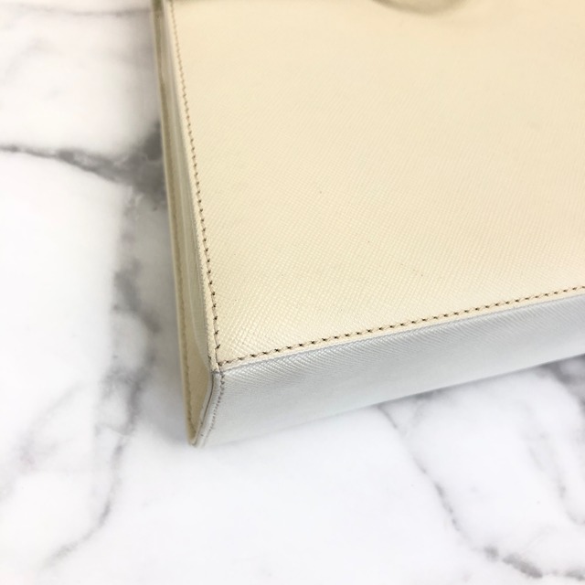 Salvatore Ferragamo サルヴァトーレ フェラガモ　ガンチーニ　レザー　2WAY　ミニバッグ　ショルダーバッグ　アイボリー　vintage　ヴィンテージ　オールド　da7rgv