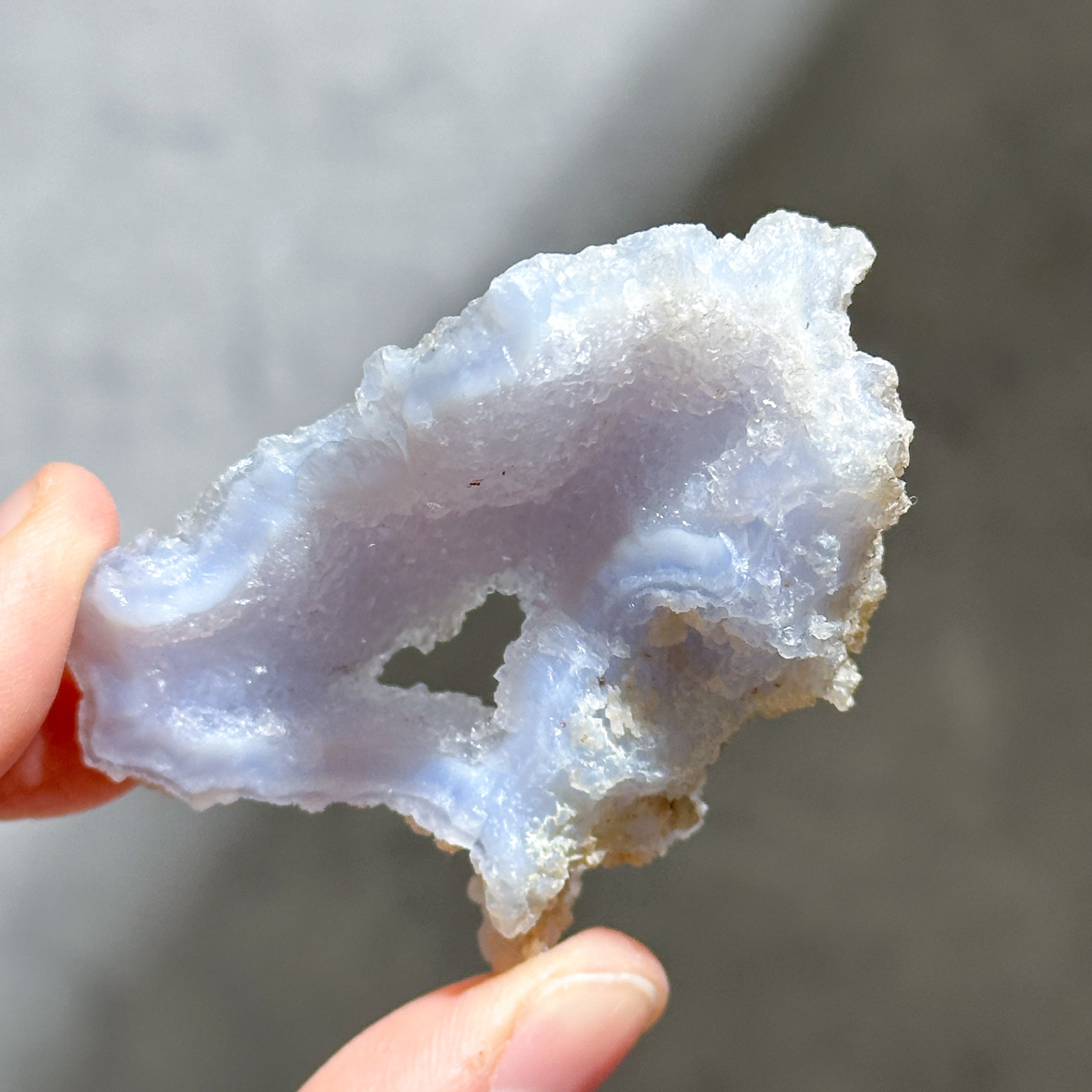 スコレサイト　カルセドニー スコレサイトwithカルセドニー 原石 | 原石 | Crystals by Purely