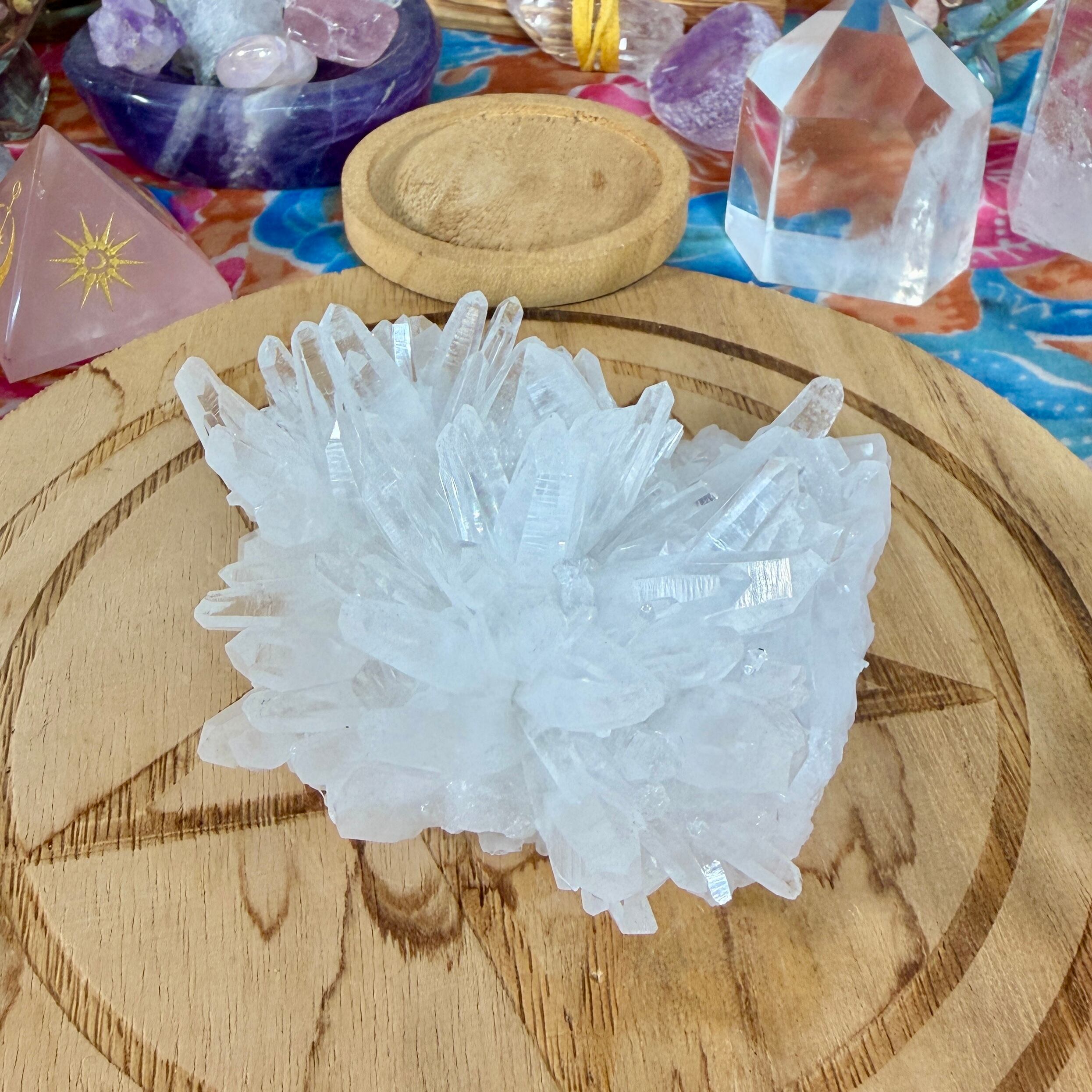 魔女の祭壇】魔法を共鳴させる結晶 / 水晶クラスター | クリスタルと