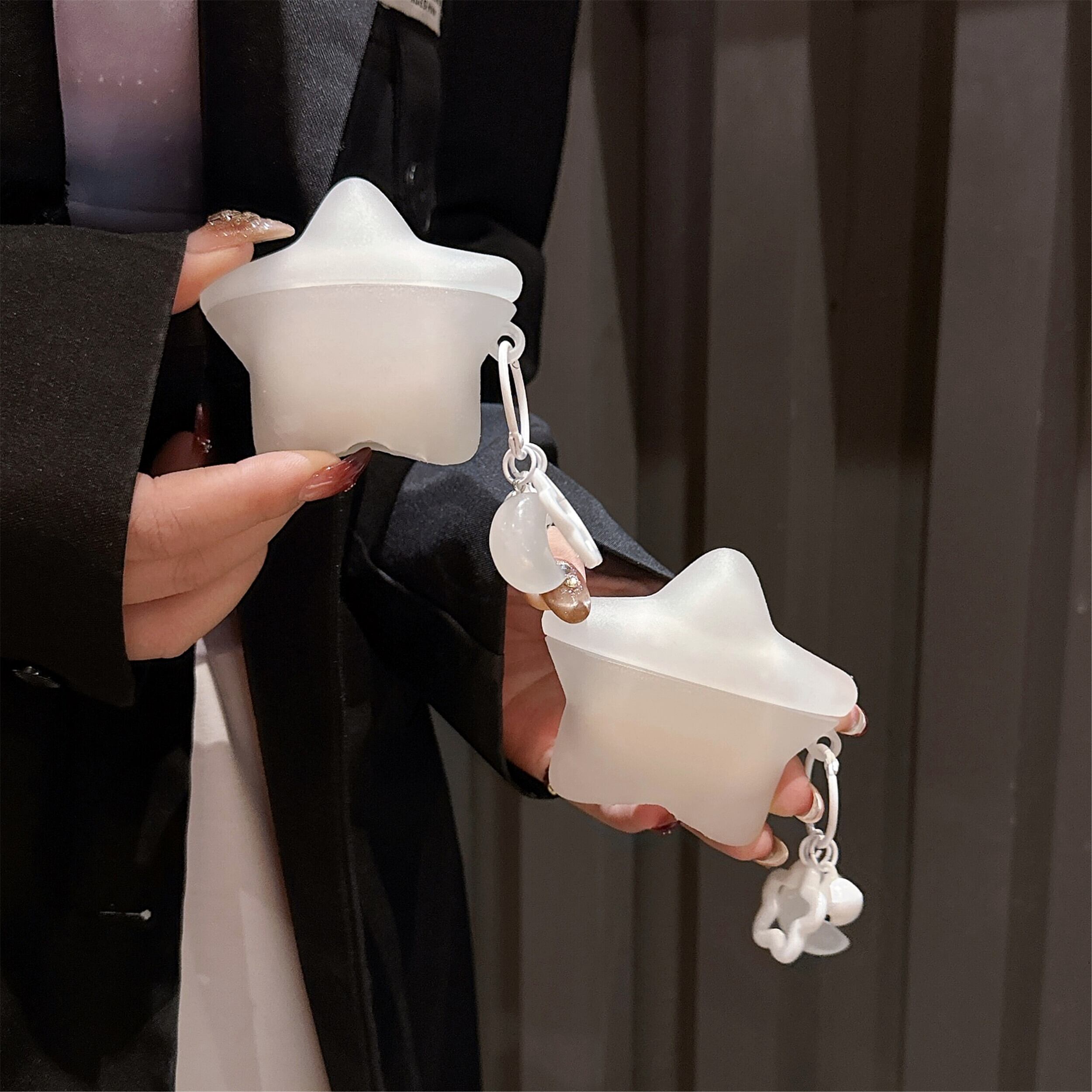 最新 AirPods Pro3 / AirPods4対応 夜光 星型 AirPodsケース カラビナ