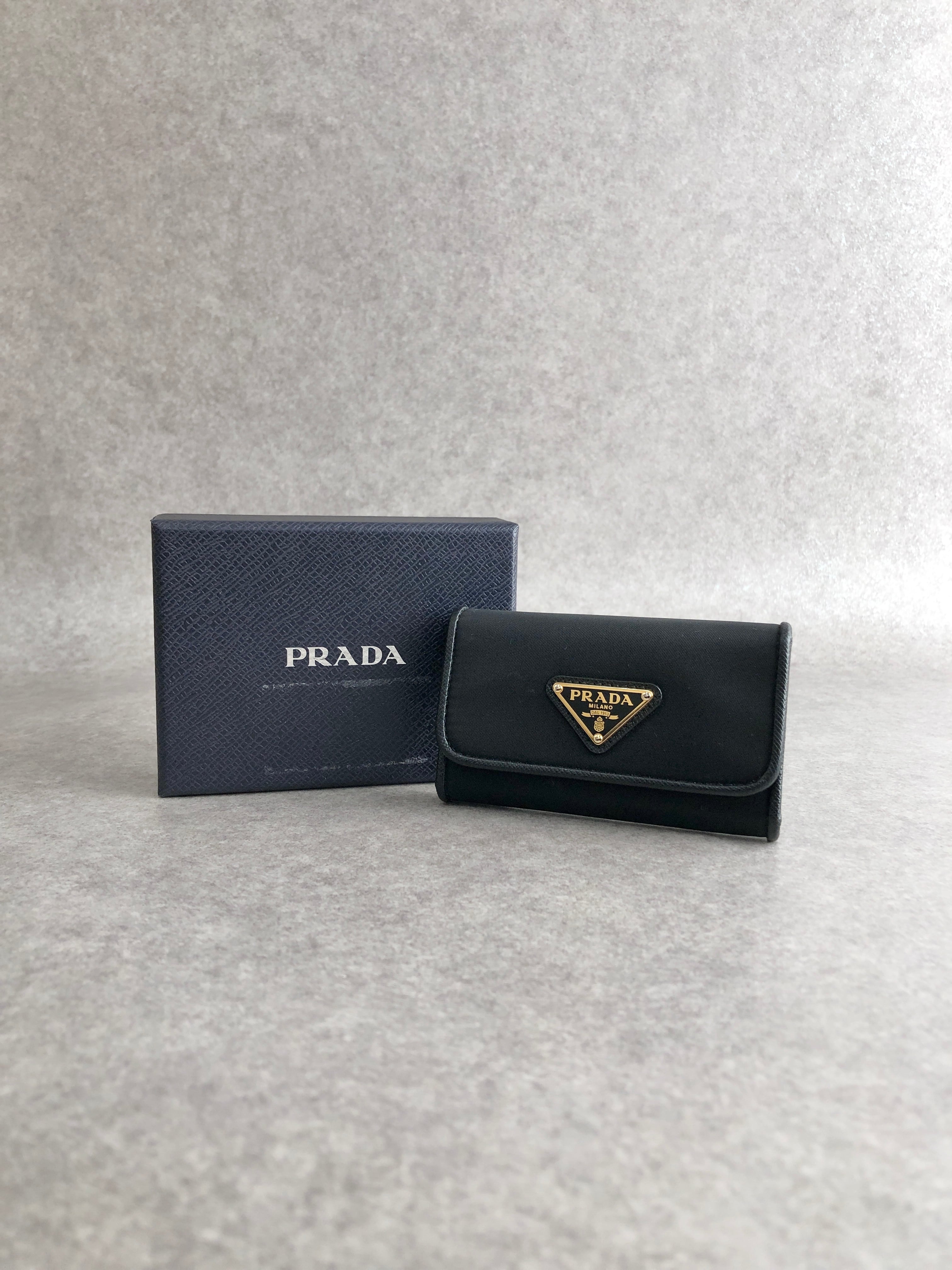PRADA プラダ キーケース ブラック トライアングルロゴ レザー 6連