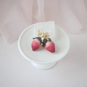 earrings " 花咲く苺 "