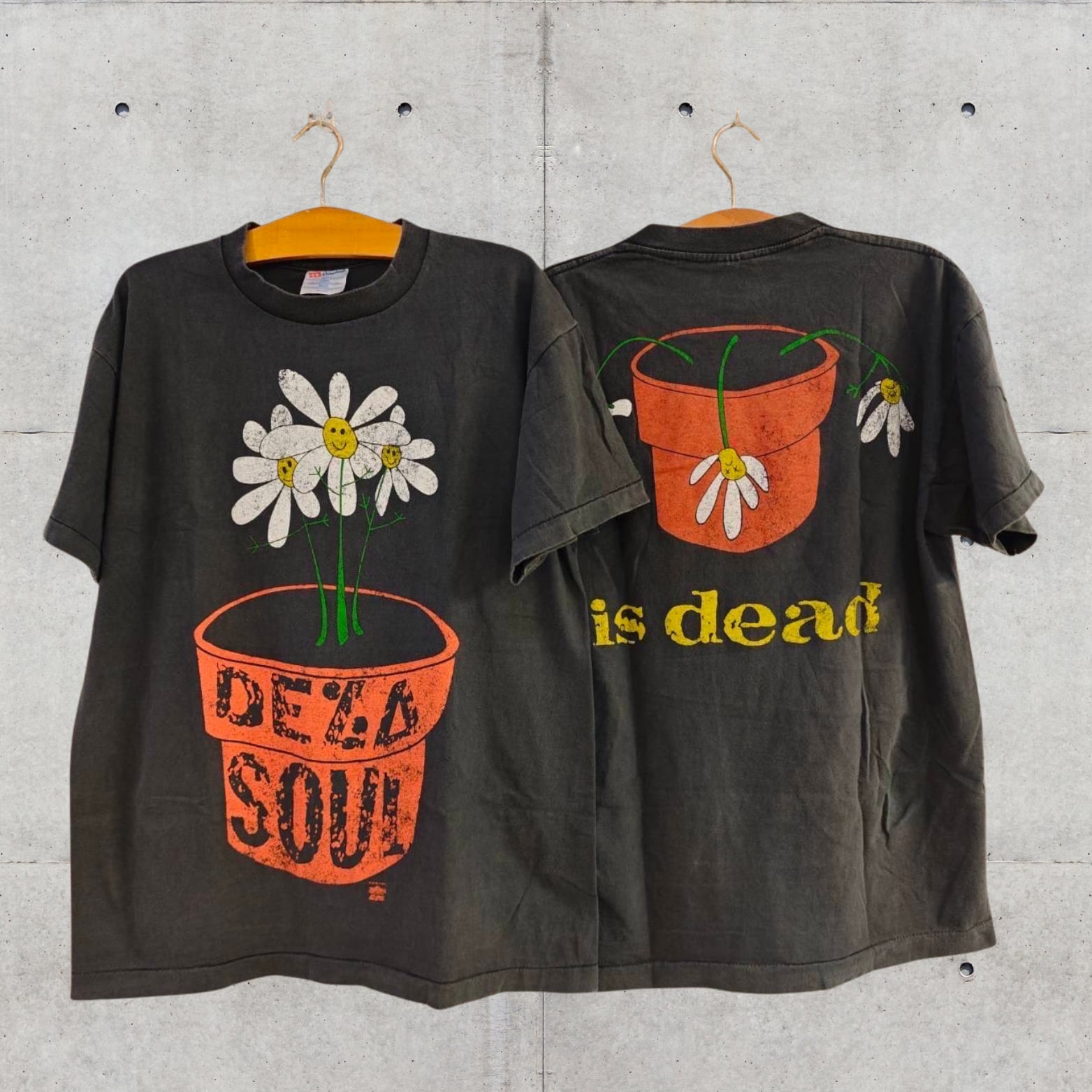 京もうすぐ死にそうです Birthday cafe Tシャツ Lサイズ ディル DEAR LAUREL ディアローレル メンズ 半袖 Tシャツ 