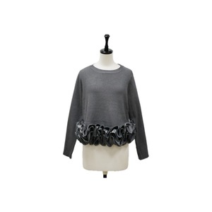 Volume frill hem knit
