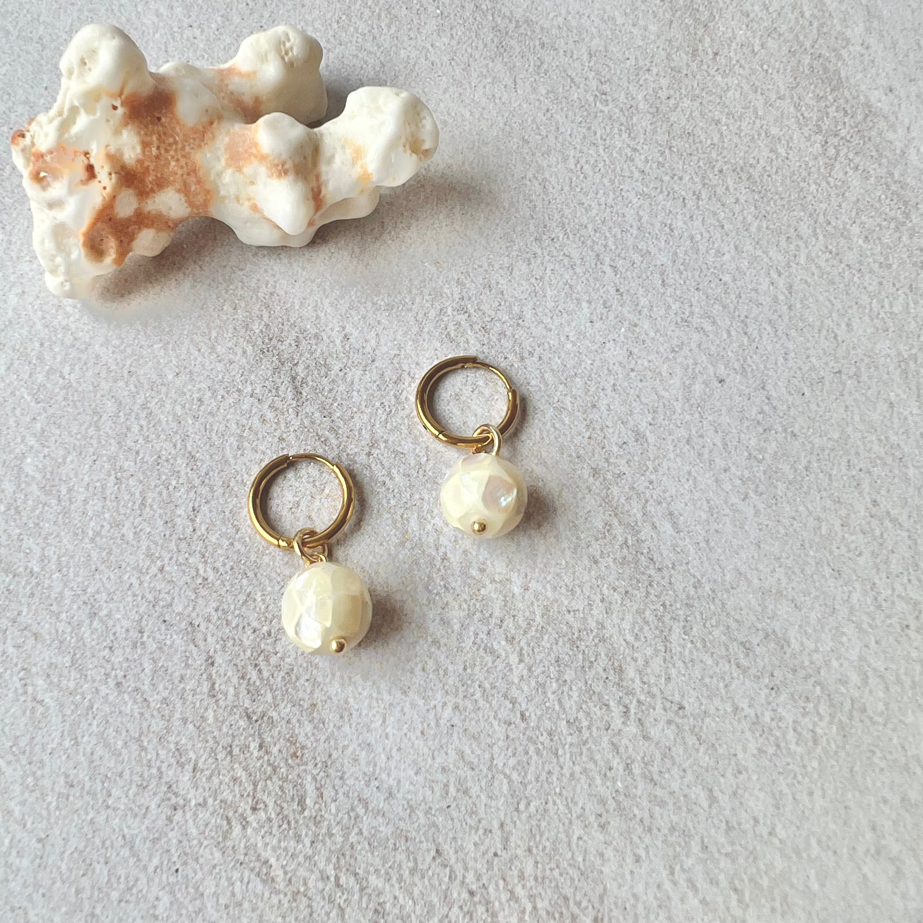 モザイクシェルミニフープピアス/イヤリング | Handmade Accessory MU