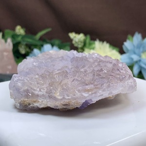 ハリネズミさんが住み着いついている☆ヤオガンシャン産・パープルフローライト原石