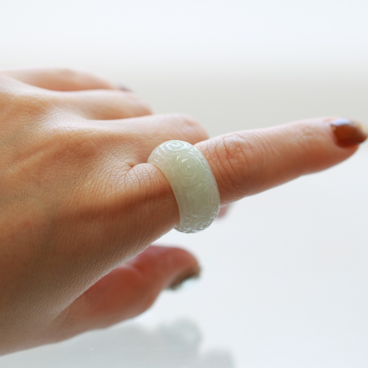 Carving NyoY 翡翠くり抜き甲丸リング A貨翡翠 jd_rg2517