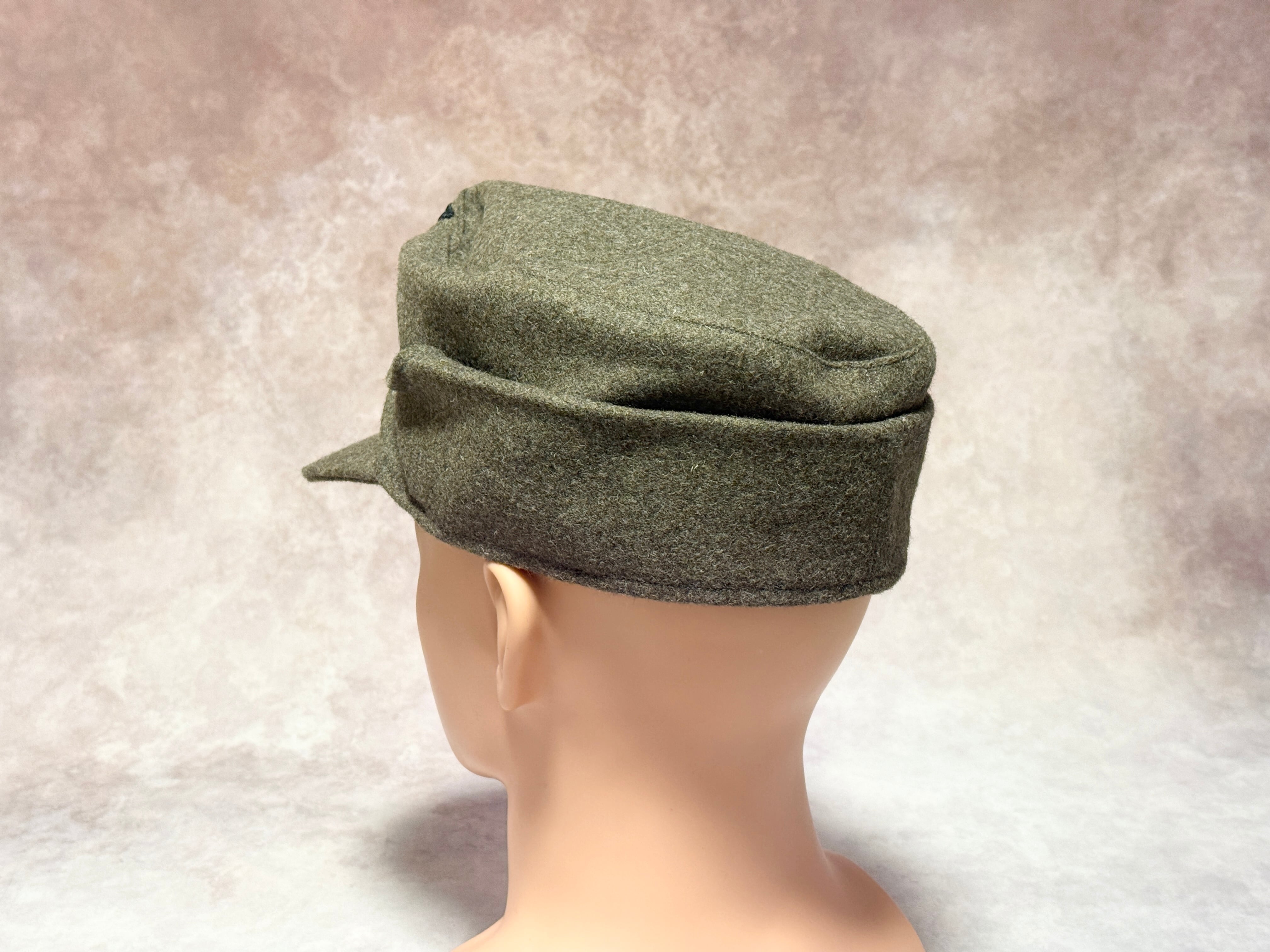 WWII ドイツ軍 M43規格帽 59cm 陸軍ワンピース徽章つき 26930-02